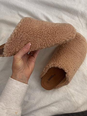 Neutral Sherpa Clog